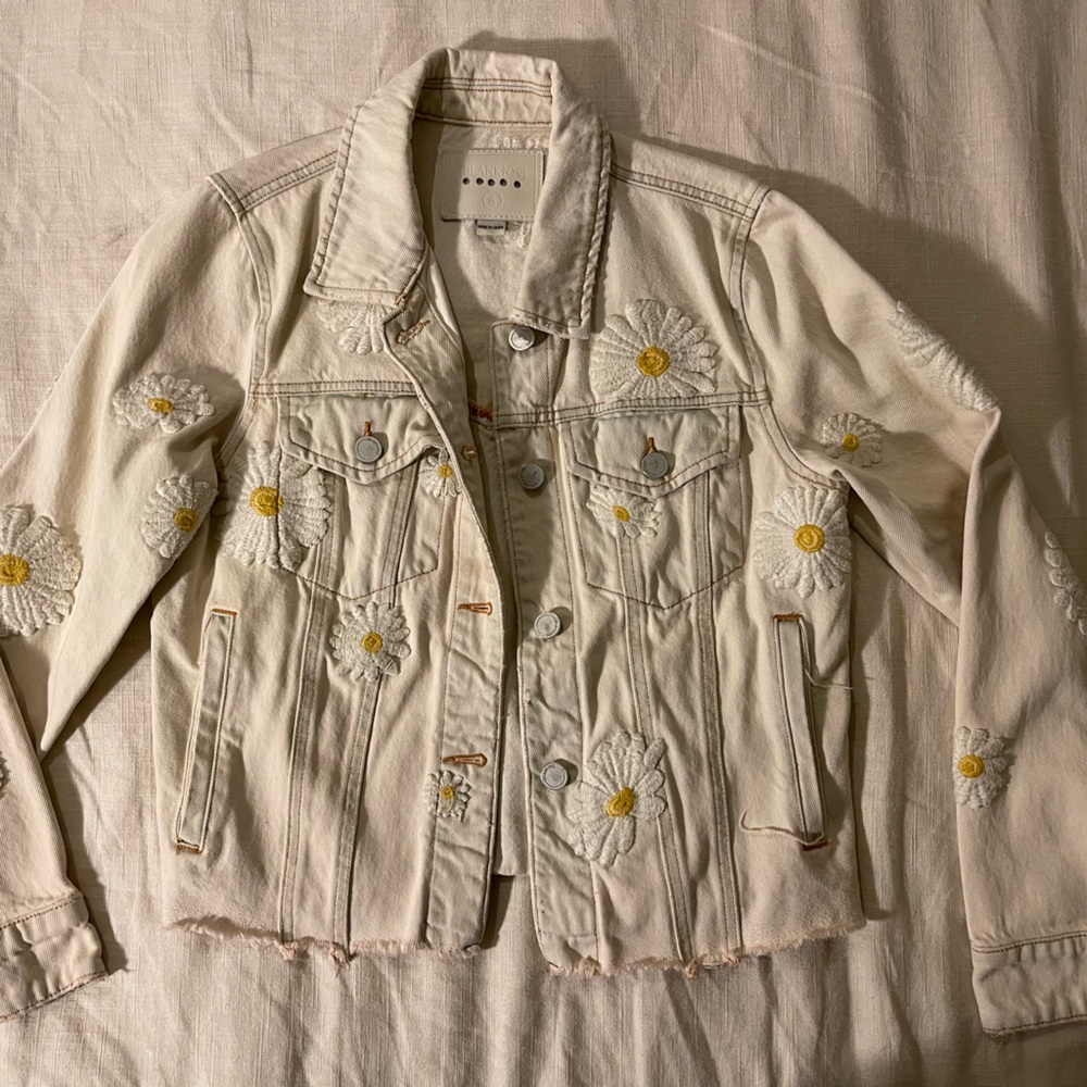 Flower jean jacket -beige